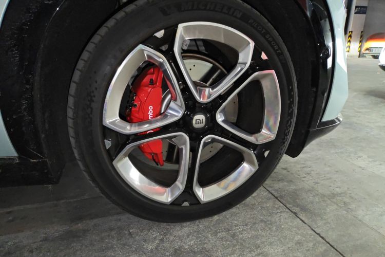 小米汽车 小米YU7 2025款 超长续航高性能四驱Max版车身外观10