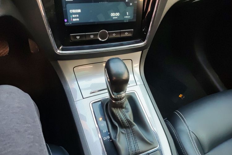 荣威RX5 2018款 20T 两驱自动互联网智惠版局部细节18