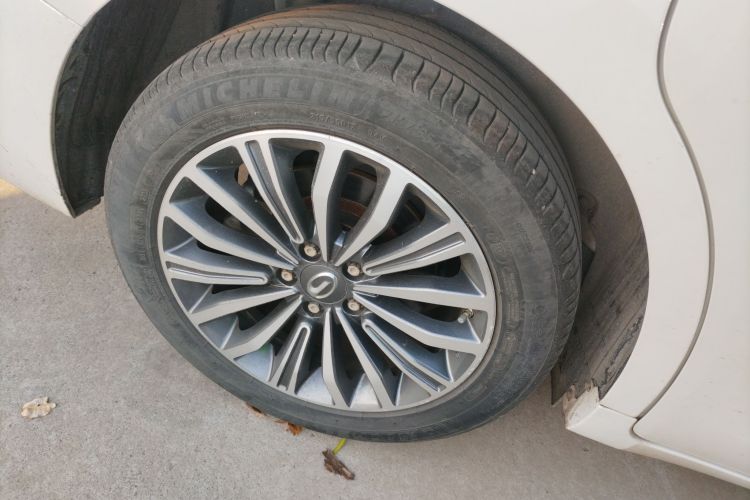 广汽传祺 传祺M6 2019款 270T 自动尊贵版（七座）国V车身外观6008