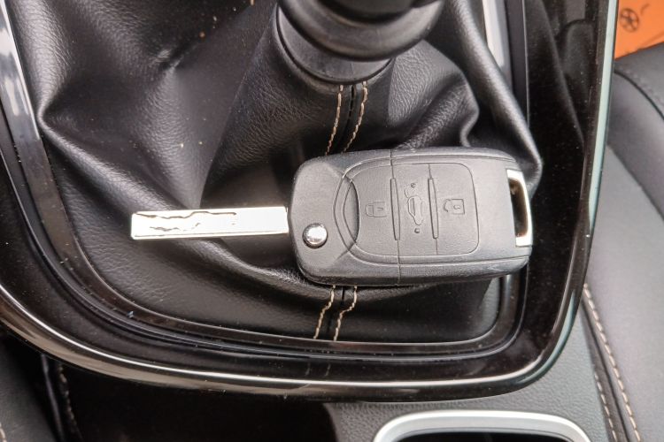 宝骏530 2021款 全球车周年纪念版 1.5T 手动豪华型 7座中控内饰11