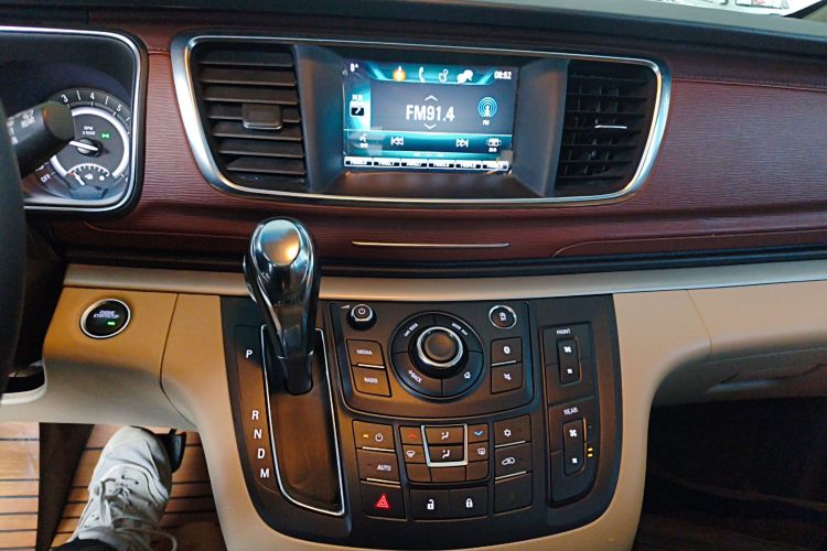 别克GL8 2018款 28T 豪华型 国VI中控内饰16