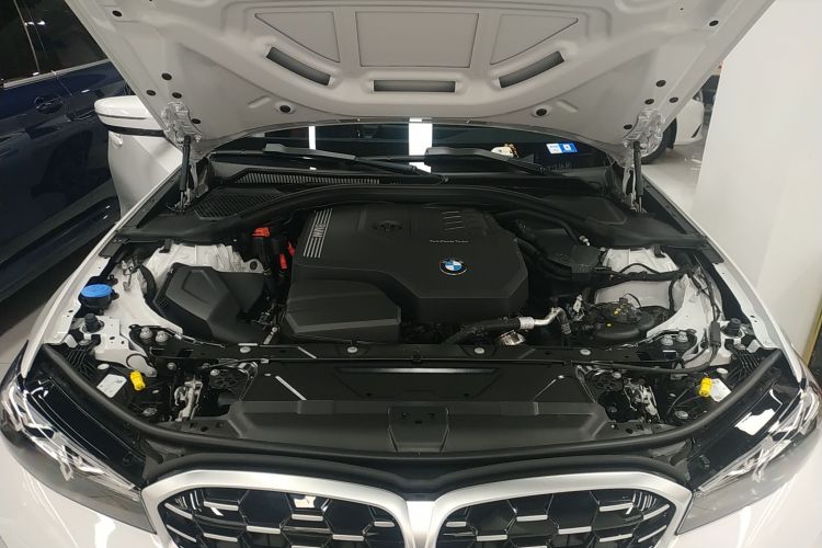 宝马3系 2025款 325Li M运动套装机舱底盘24