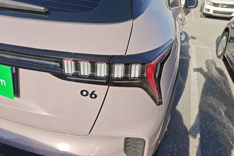 领克06 2023款 Remix 1.5T Shero车身外观9