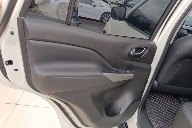 日产 途达 2020款 2.5L XL Upper 4WD 自动四驱豪华版中控内饰49