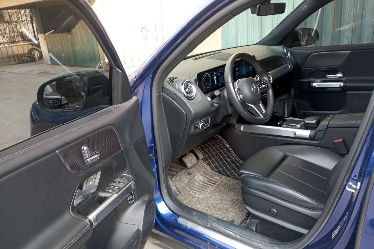 奔驰GLB 2020款 改款 GLB 200 动感型中控内饰7003