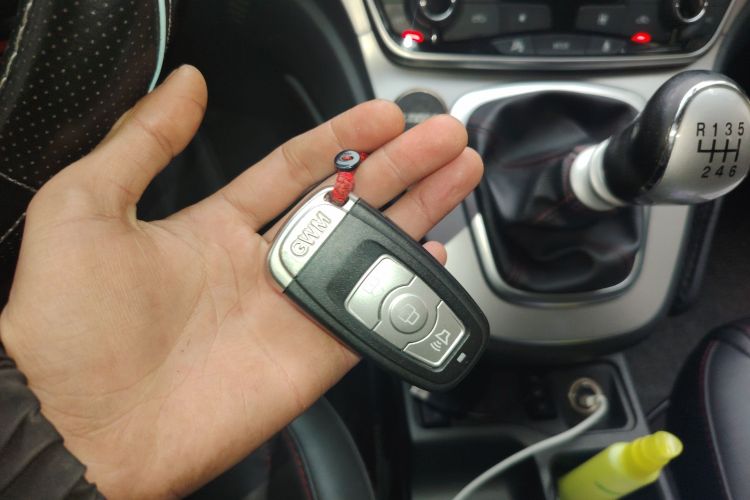 哈弗H6 2017款 蓝标 运动版 1.5T 手动两驱精英型中控内饰7001