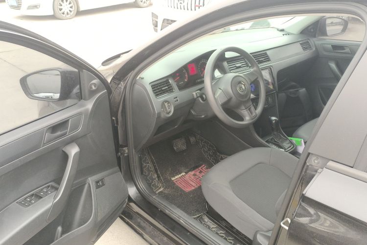 大众 桑塔纳 2015款 1.6L 自动风尚版中控内饰20