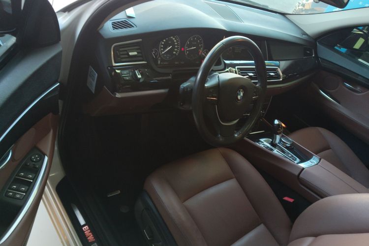 宝马5系GT 2015款 535i 领先型中控内饰20