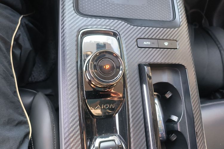 埃安 AION S Plus 2022款 70 智领版中控内饰18