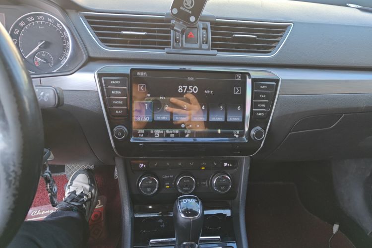 斯柯达 速派 2016款 TSI280 DSG创行版中控内饰16