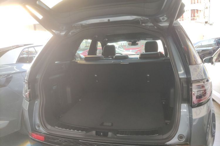 路虎 发现运动版 2023款 249PS R-Dynamic SE 性能科技版机舱底盘23