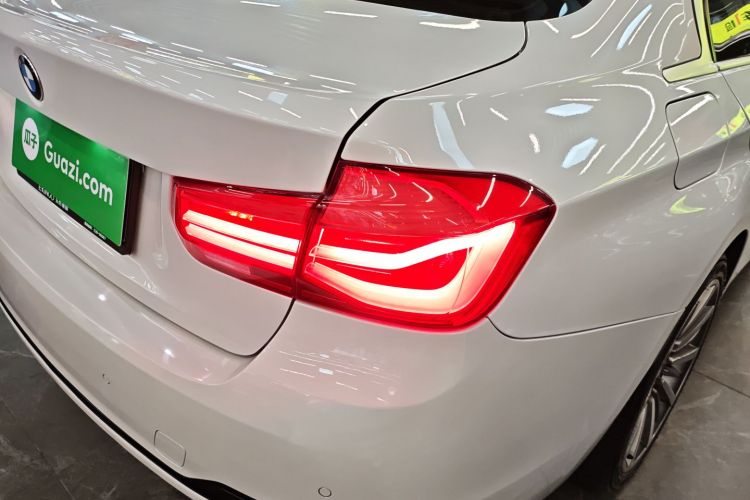 宝马3系 2019款 320Li 时尚型车身外观9