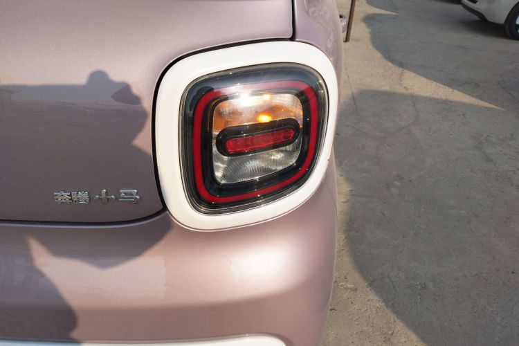 奔腾小马 2026款 222km 萌趣马 Plus车身外观6006