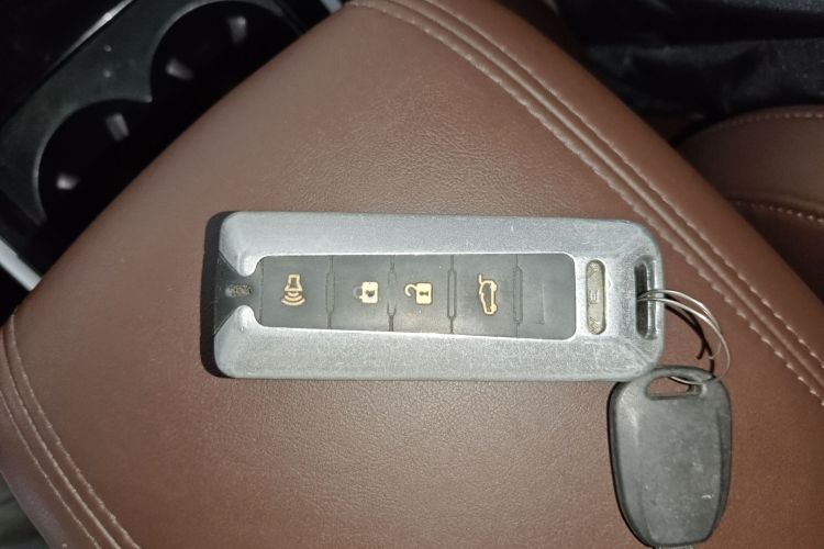 魏牌 VV7 2017款 2.0T 旗舰型中控内饰7001