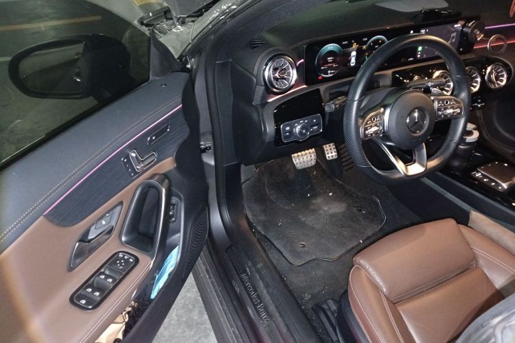 奔驰CLA 2021款 CLA 260 4MATIC中控内饰20