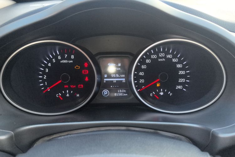 起亚 智跑 2016款 2.0L 自动两驱版GL中控内饰14