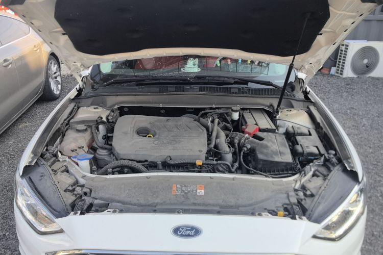 福特 蒙迪欧 2017款 改款 EcoBoost 180 豪华型机舱底盘24