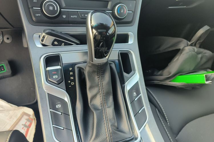 吉利汽车 帝豪 2018款 1.5L CVT向上互联版中控内饰18