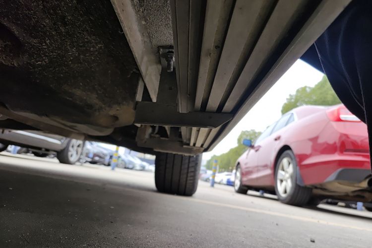 红旗HS5 2019款 2.0T 智联旗享四驱版局部细节9002