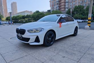 宝马1系 2021款 120i M运动曜夜版