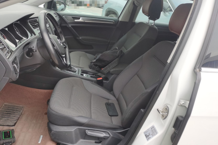 大众 高尔夫 2017款 1.6L 自动舒适百万辆纪念版中控内饰19