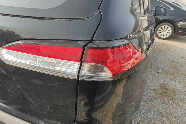 丰田 锋兰达 2023款 2.0L CVT精英版车身外观6006