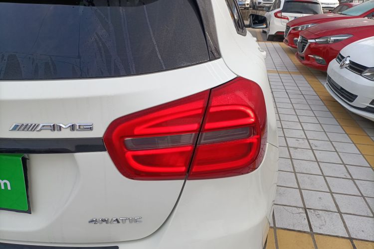 奔驰GLA AMG 2015款 AMG GLA 45 4MATIC车身外观9