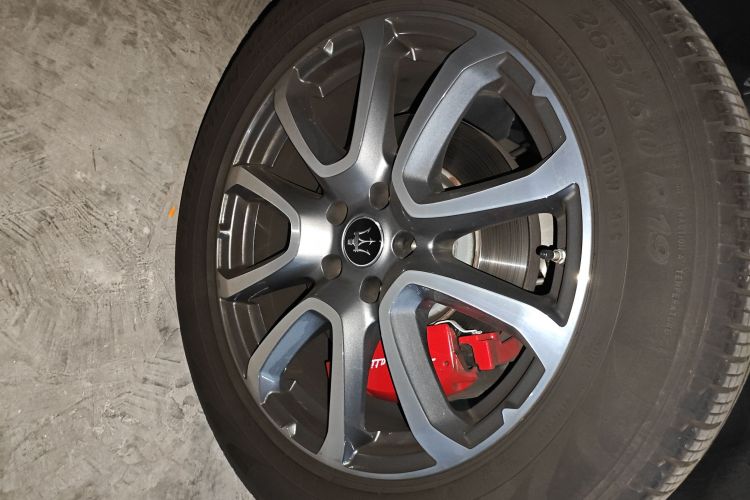 玛莎拉蒂 Levante 2019款 3.0T 标准版 国VI车身外观10