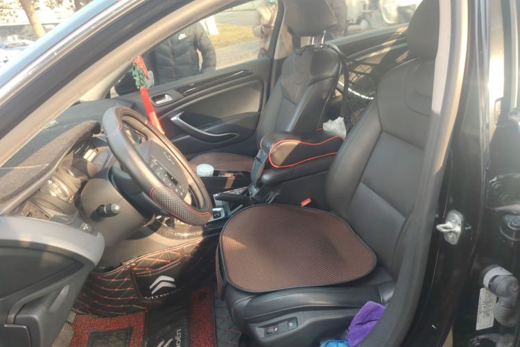 雪铁龙C5 2013款 2.3L 自动豪华型中控内饰19