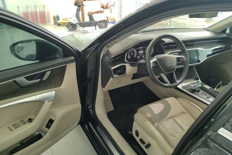 奥迪A6L 2019款 55 TFSI quattro 尊享致雅型中控内饰7003