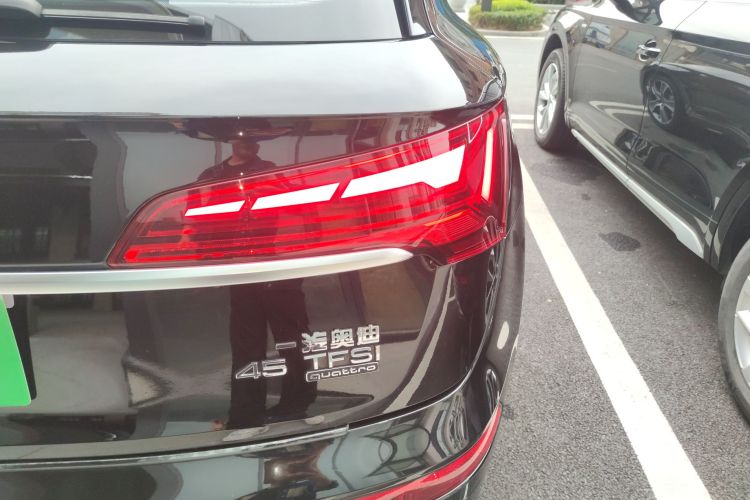 奥迪Q5L 2022款 改款 45T 豪华动感型车身外观9