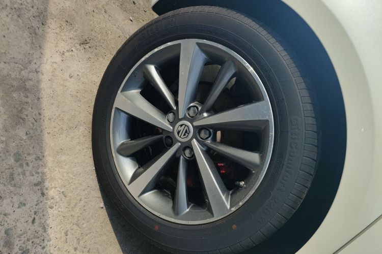 名爵 MG6 2019款 20T 自动运动版车身外观56