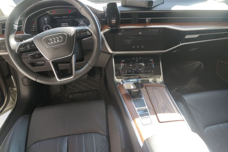 奥迪A6L 2021款 40 TFSI 豪华致雅型中控内饰12