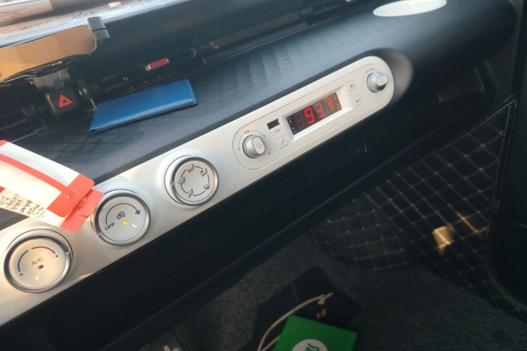 五菱汽车 宏光MINIEV 2022款 GAMEBOY 200km 玩咖款 磷酸铁锂局部细节16