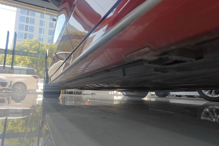 奔驰C级 2018款 C 200 L 运动版局部细节9002