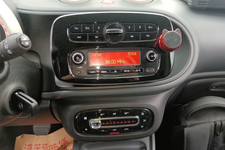 smart fortwo 2018款 1.0L 52千瓦硬顶灵动版 国V局部细节16