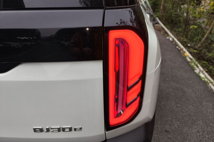 北京越野 北京BJ30 2024款 1.5T 魔核电驱进阶版车身外观9