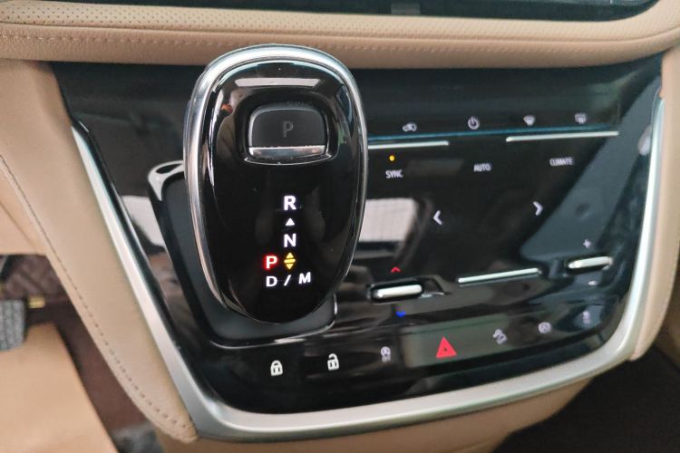 别克GL8 2020款 ES陆尊 653T 尊享型中控内饰18