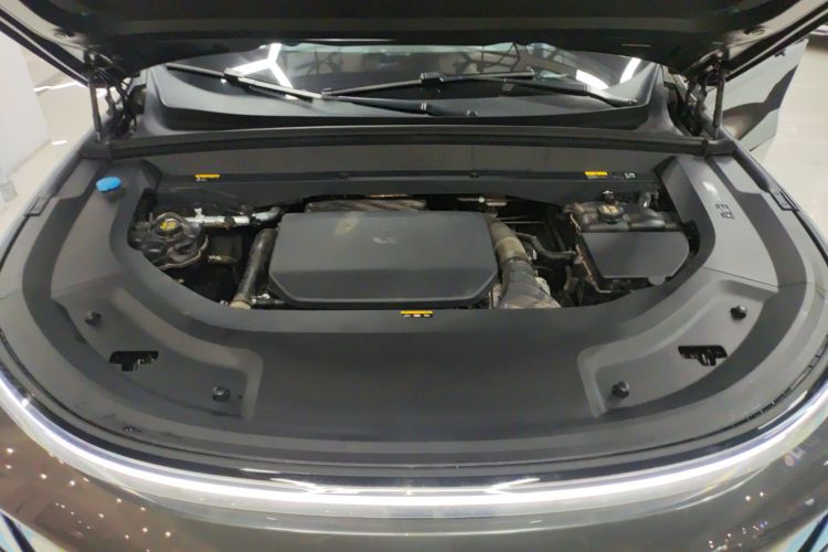 理想汽车 理想L8 2023款 Pro机舱底盘24