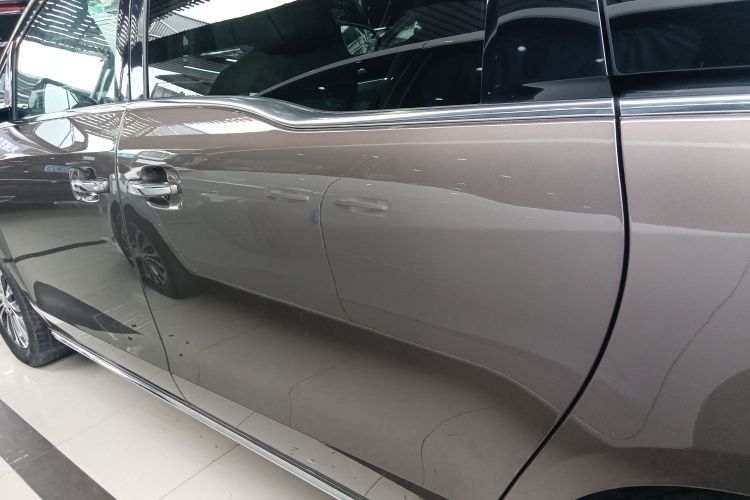 别克GL8 2023款 陆上公务舱 652T 豪华型车身外观6003