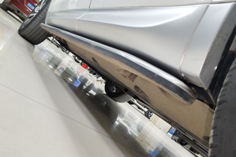 路虎 发现运动版 2021款 249PS R-Dynamic S 性能版局部细节9002