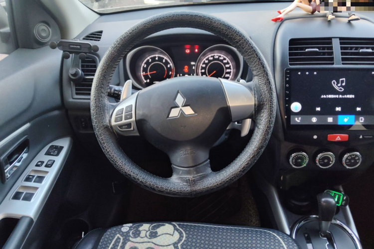 三菱 劲炫ASX 2013款 2.0L CVT两驱豪华版中控内饰13