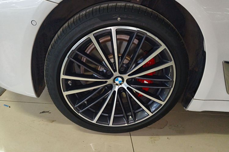 宝马5系 2022款 改款 530Li xDrive M运动套装车身外观6007