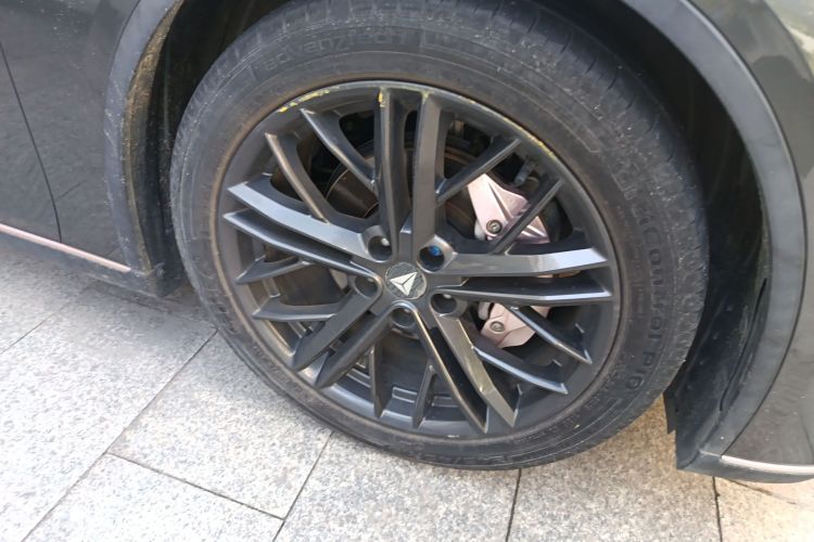 深蓝汽车 深蓝SL03 2022款 1.5L 1200增程版车身外观10