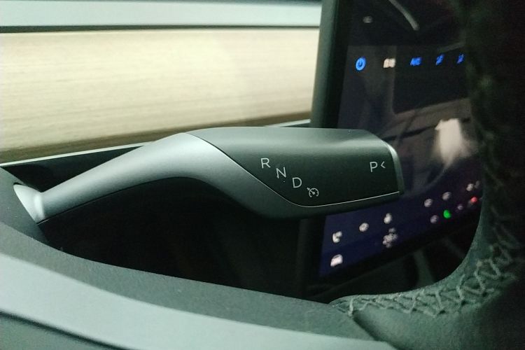 特斯拉 Model Y 2022款 改款 后轮驱动版中控内饰18