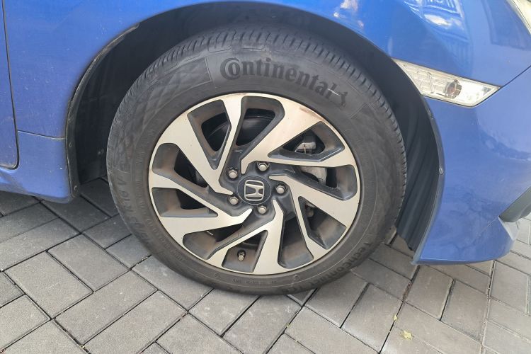 本田 思域 2016款 220TURBO CVT豪华版车身外观10