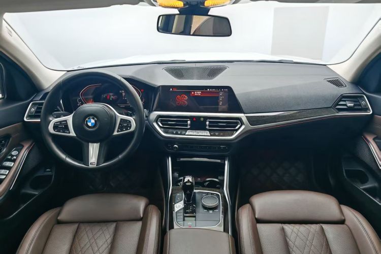 宝马3系 2022款 325Li M运动套装中控内饰7002