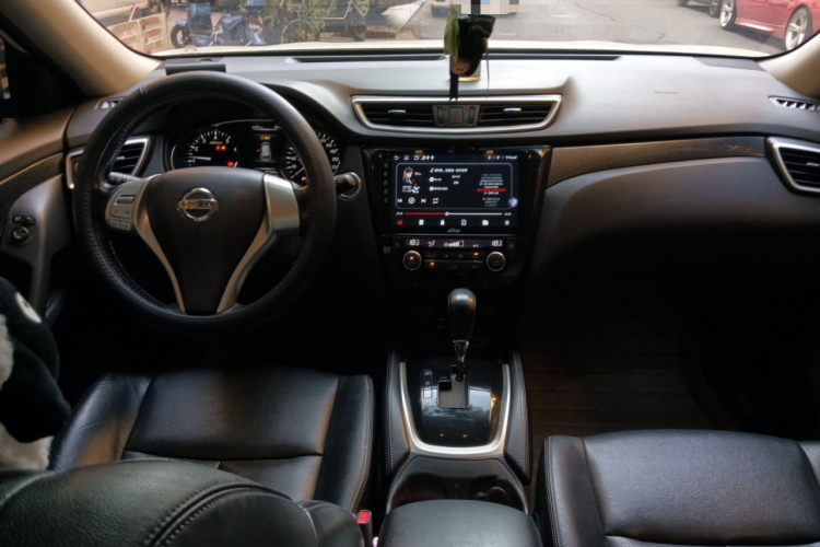 日产 奇骏 2015款 2.5L CVT领先MAX版 4WD中控内饰7002