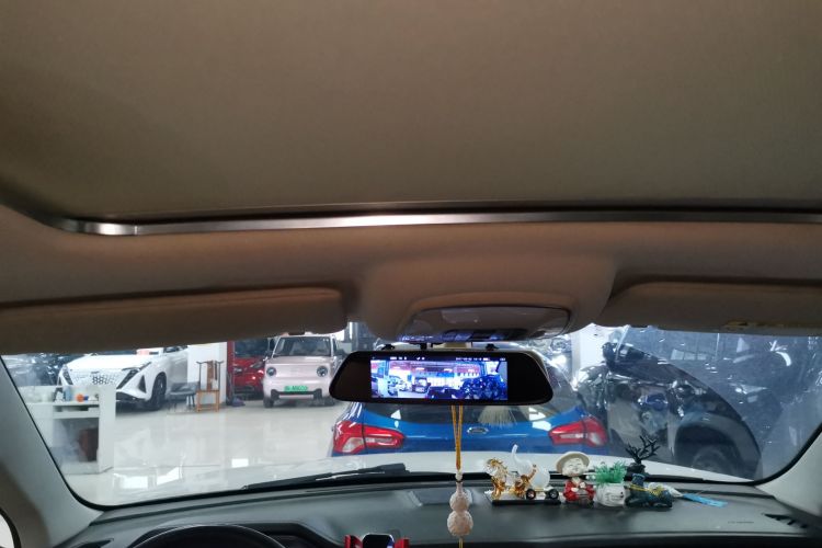 众泰T700 2017款 2.0T 自动尊享型中控内饰22