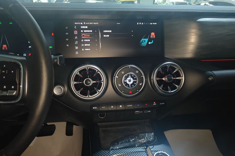 坦克300 2023款 越野版 2.0T 征服者局部细节16